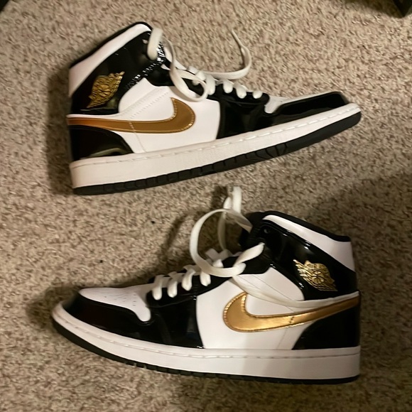 Jordan Other - Jordan 1 Mid Patent SE “Black Gold”